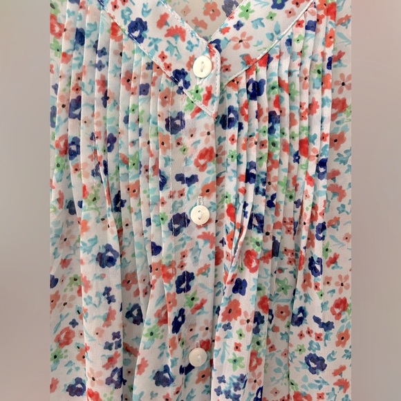 LC Lauren Conrad Floral V-Neck Button Down Blouse - Picture 3 of 9